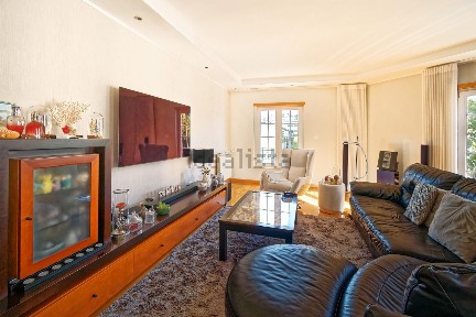 Apartamento T4 à venda na Avenida Manuel Cabanas