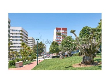 Apartamento T3 à venda na Rua Bartolomeu de Gusmão, 5 a