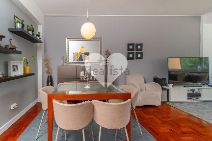 Apartamento T3 à venda na Rua Dom Aleixo Corte-Real, 394