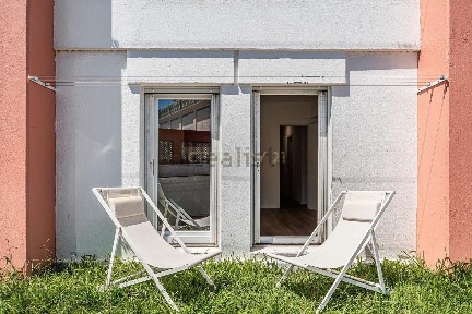 Apartamento T2 à venda na Rua Ana de Castro Osório, 5