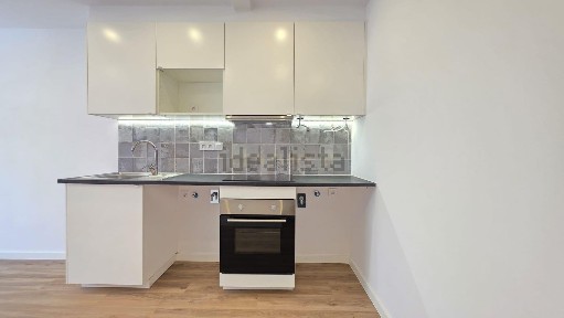 Apartamento T2 à venda na Rua João das Regras, 9