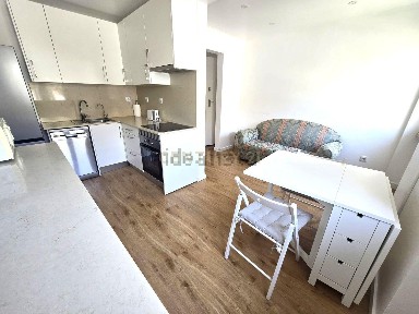 Apartamento T2 à venda na Praceta São Francisco de Assis, 8