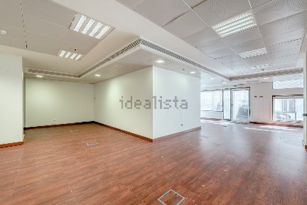 Espaço comercial à venda na Rua de São Filipe Néri, 27 b