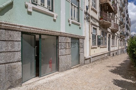 Espaço comercial à venda na Rua Braamcamp, 16
