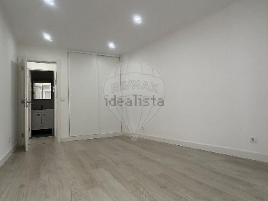 Apartamento T1 à venda na Praceta Francisco Lázaro