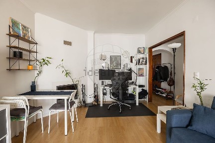 Apartamento T2 à venda na Rua Canavial