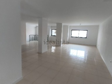 Espaço comercial à venda na Rua César de Oliveira