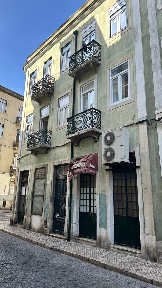 Espaço comercial à venda na Rua da Senhora da Glória