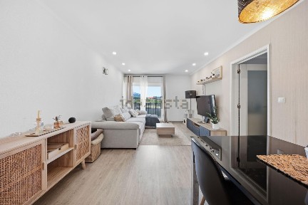 Apartamento T3 à venda em Santo António dos Cavaleiros e Frielas