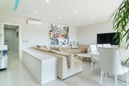 Apartamento T3 à venda no Vale de Barcarena