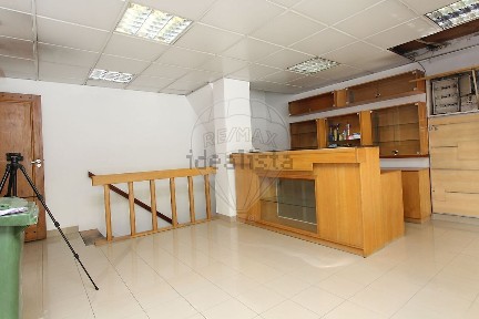 Espaço comercial à venda na Rua Passos Manuel