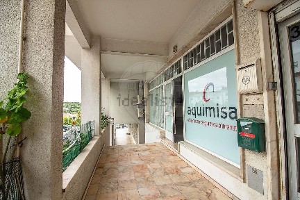 Espaço comercial à venda no Quinta de Valejas