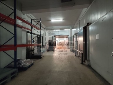 Armazém à venda em Santa Iria de Azoia - São João da Talha - Bobadela