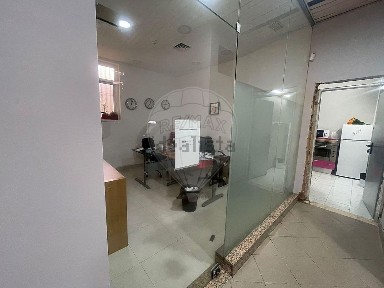 Espaço comercial à venda em Massamá