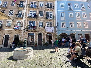 Espaço comercial à venda no Largo dos Trigueiros