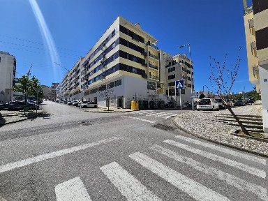 Espaço comercial à venda na Rua Sebastião e Silva s/n