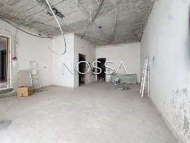 Espaço comercial à venda na Estrada Santa Sofia