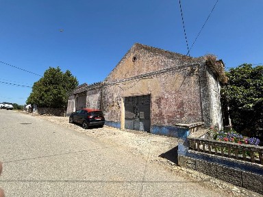 Armazém à venda em Carvoeira e Carmões