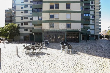 Negócio à venda na Rua Ladislau Patrício