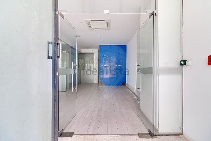Espaço comercial à venda na Rua do Reno, 3