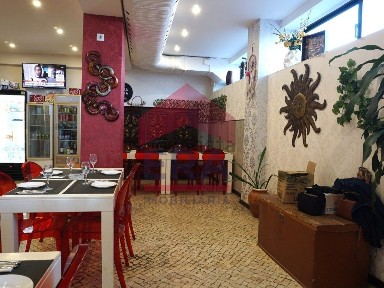 Espaço comercial à venda em Urbanização de Santa Catarina