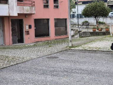 Espaço comercial ou armazém à venda em Milharado