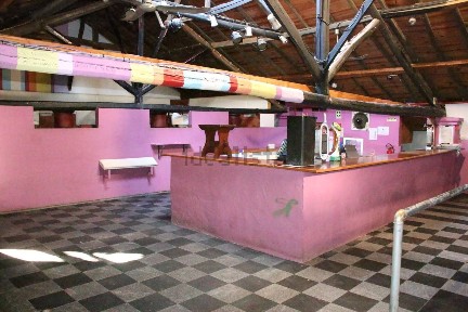 Espaço comercial à venda na Rua Principal Bairro Casal Vale de Rosas