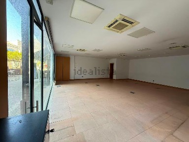 Espaço comercial à venda na Rua da Cozinha Económica, 30