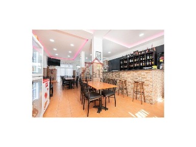 Espaço comercial à venda na Rua Pedro de Sintra