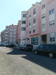Espaço comercial à venda na Rua Luís Oliveira Guimarães, 7