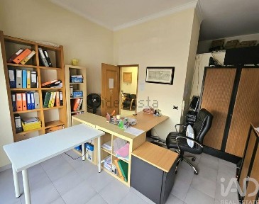 Espaço comercial à venda na Agualva
