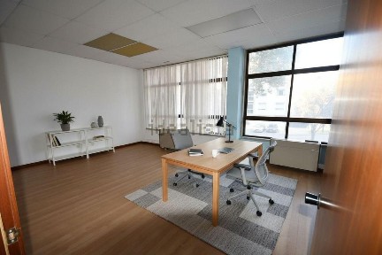 Espaço comercial à venda na Praceta Carlos Pereira Callixto, 1