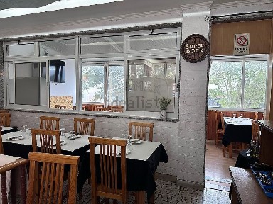 Negócio à venda na Avenida 25 de Abril