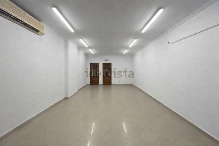Espaço comercial à venda na Alameda Poder Local, 9