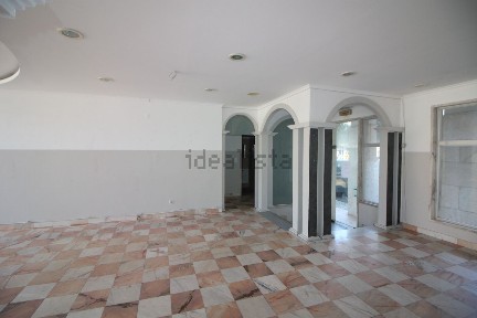 Espaço comercial com rentabilidade à venda na Rua Coudel