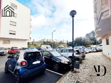 Espaço comercial à venda na Avenida Cidade de Lisboa