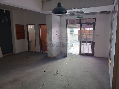 Espaço comercial à venda no Largo Elina Guimarães
