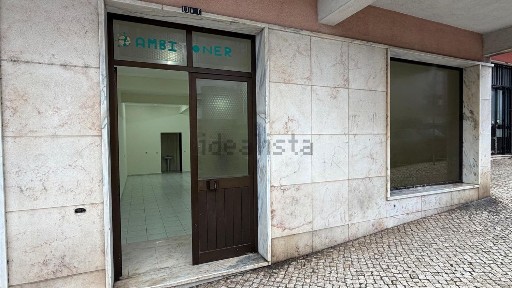 Espaço comercial à venda na Avenida Cidade de Lisboa, 7