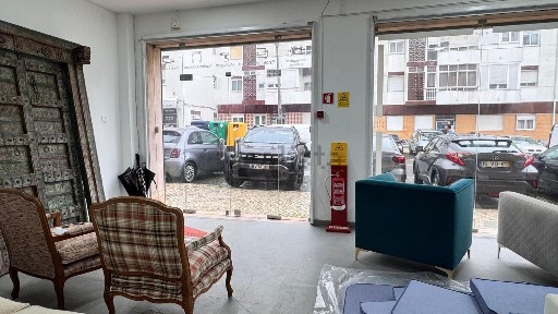 Espaço comercial à venda na Rua dos Bombeiros Voluntários