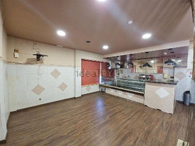 Espaço comercial à venda na Rua Eça de Queiroz, 7