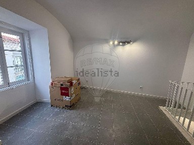 Arrendamento de escritório no Largo da Porta Nova