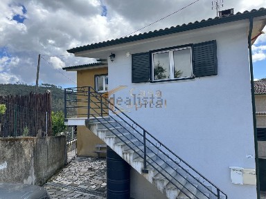 Arrendamento de andar de moradia na Rua dos Gonçalves, 43