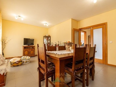 Apartamento T2 à venda na Rua Pontault Combault