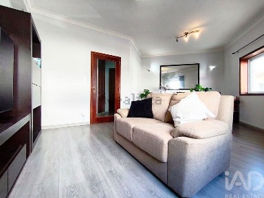 Apartamento T3 à venda na Monserrate