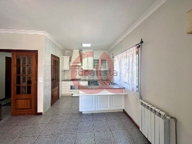 Apartamento T1 à venda na Rua Artur Castro, 71