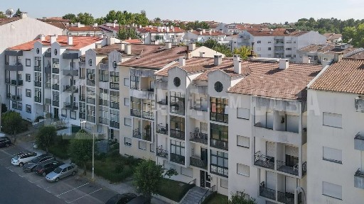 Apartamento T3 à venda em Repeses e São Salvador