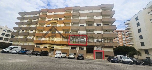 Apartamento T2 à venda na Avenida Central, 243