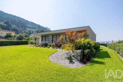 Casa ou moradia à venda em Santo Tirso - Couto - Burgães
