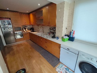 Apartamento T3 à venda na Avenida Madre Rita Amada de Jesus