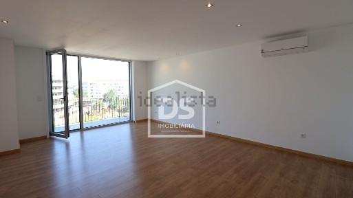 Apartamento T3 à venda na Rua Nova, 16